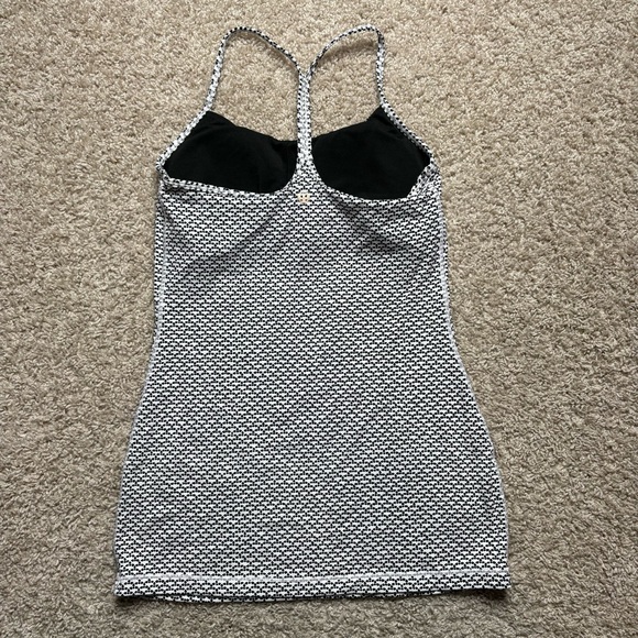 Lululemon Power Pose Tank - Picture 2 of 4